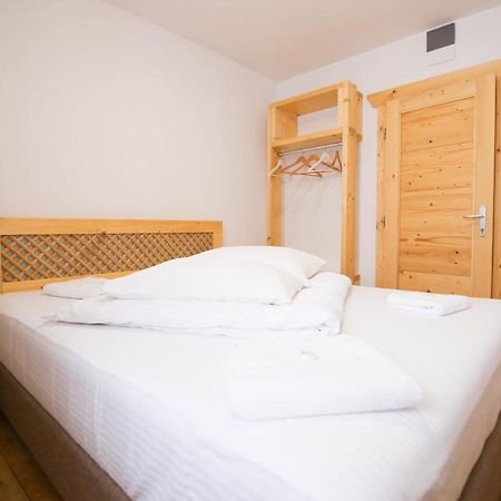 Hôtel Cabana Poiana Secuilor à Predeal Extérieur photo
