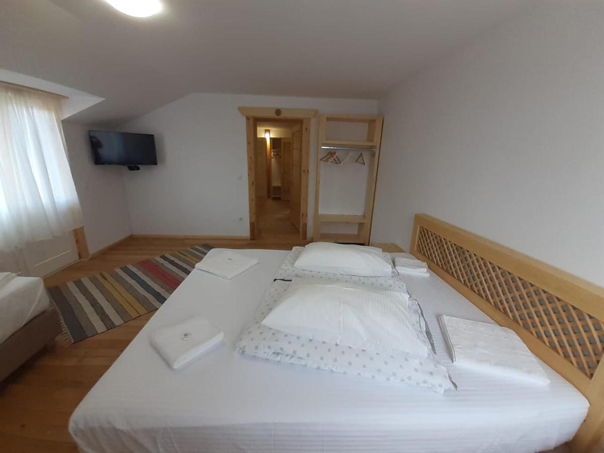 Hôtel Cabana Poiana Secuilor à Predeal Extérieur photo