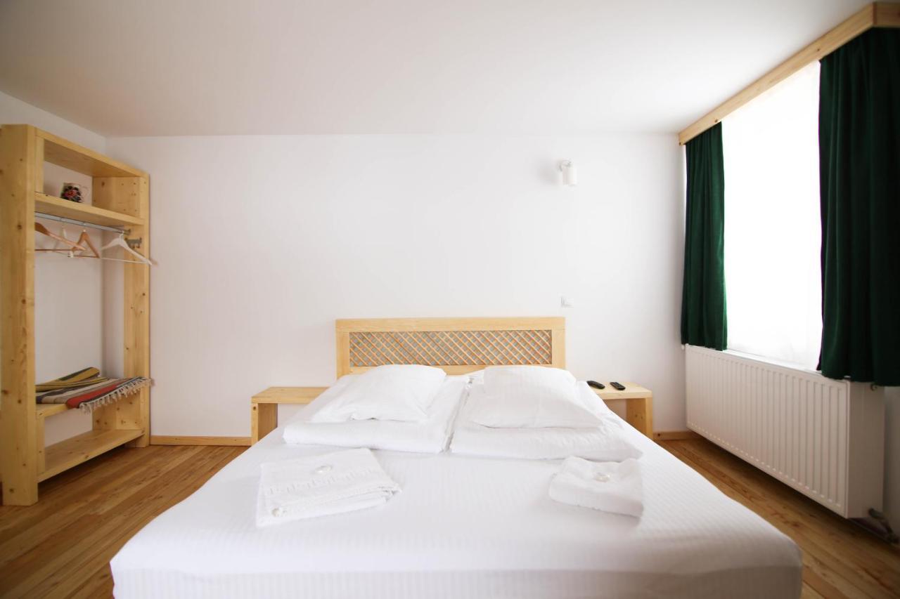 Hôtel Cabana Poiana Secuilor à Predeal Extérieur photo