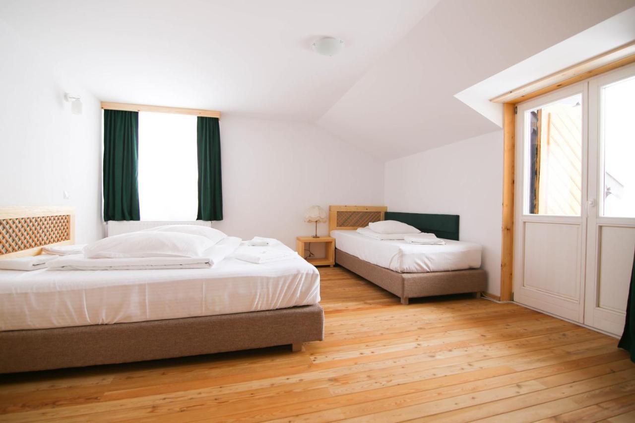 Hôtel Cabana Poiana Secuilor à Predeal Extérieur photo